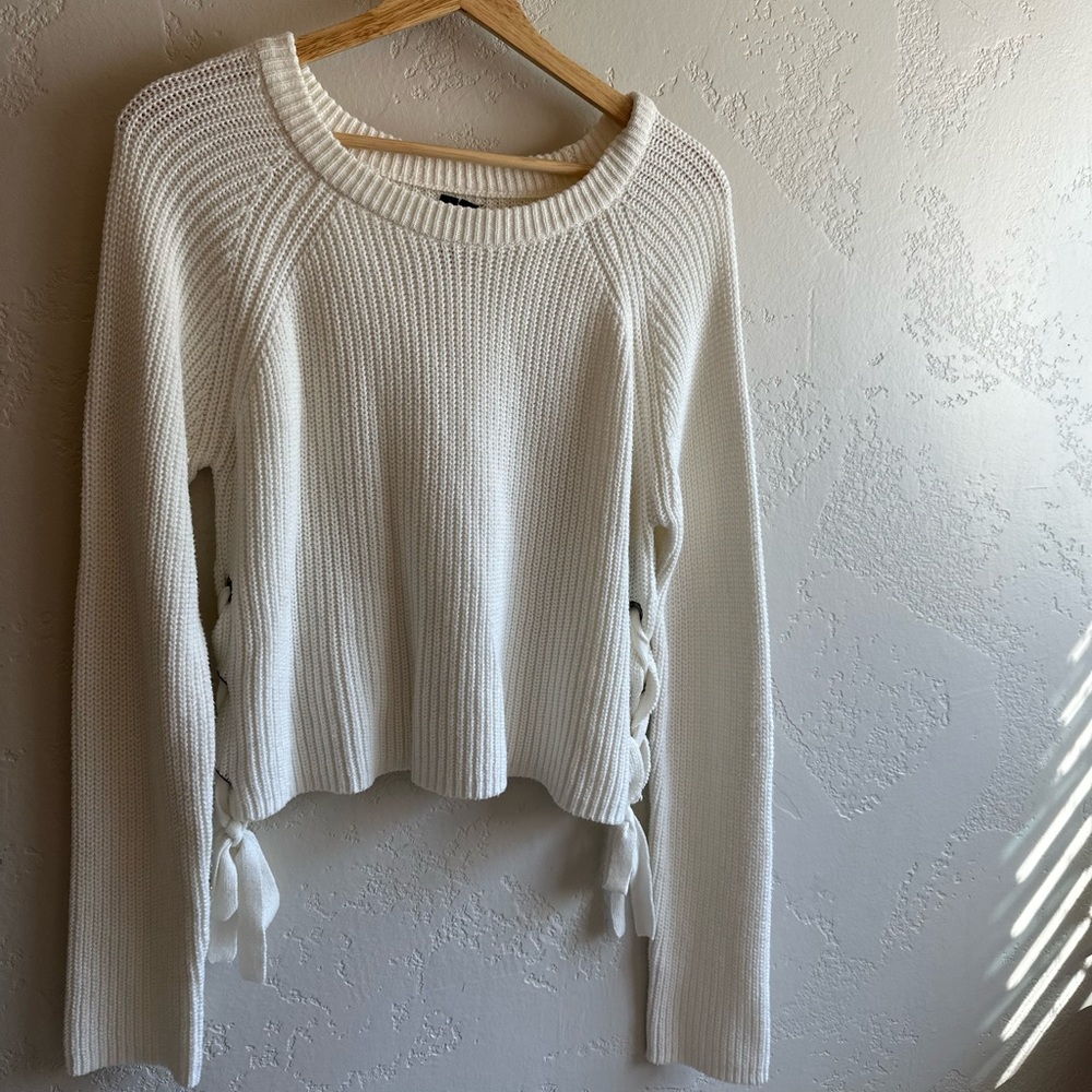 Moon and Madison sweater size L